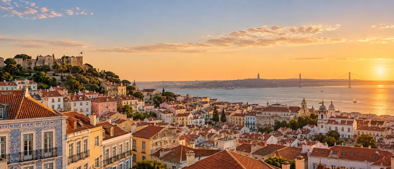 Villes du Portugal : panorama de Lisbonne depuis un miradouro